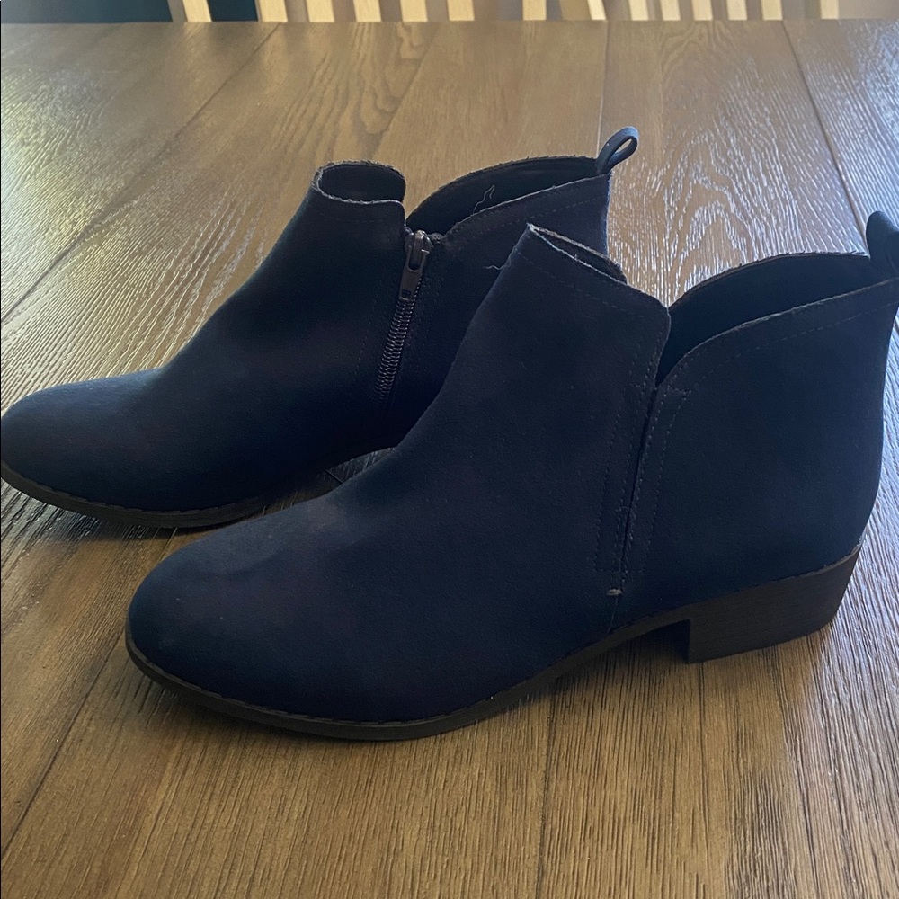 Elegant Navy Blue Ankle Boots